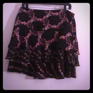 Black house white market skirt - like new